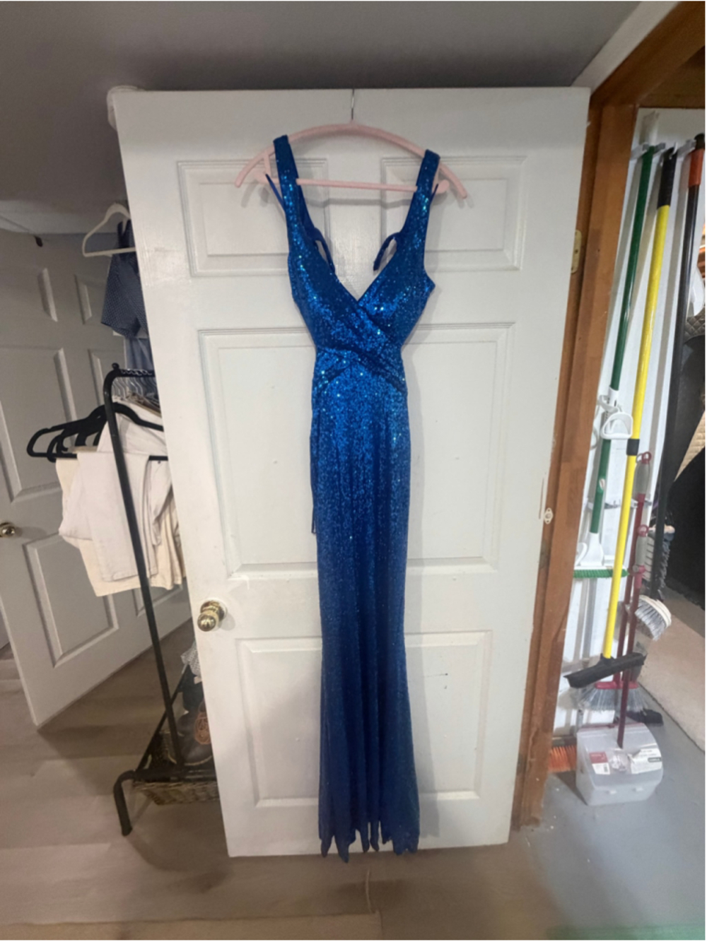 Women's Faviana Backless Sequin Gown Blue Size 4